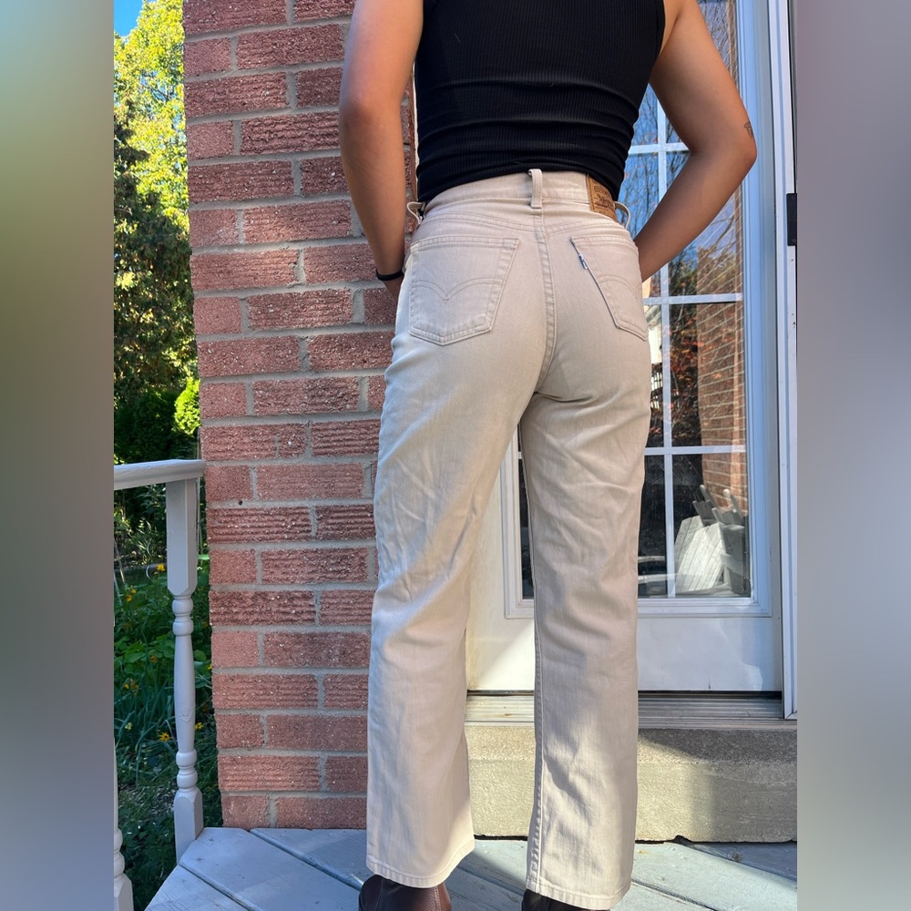 Levi's Women's Beige Straight Leg Jeans
